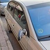 Detenido por romper los retrovisores de seis coches aparcados en Las Delicias