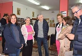 Grande-Marlaska, con dirigentes del PSOE, durante su visita a Guardo.
