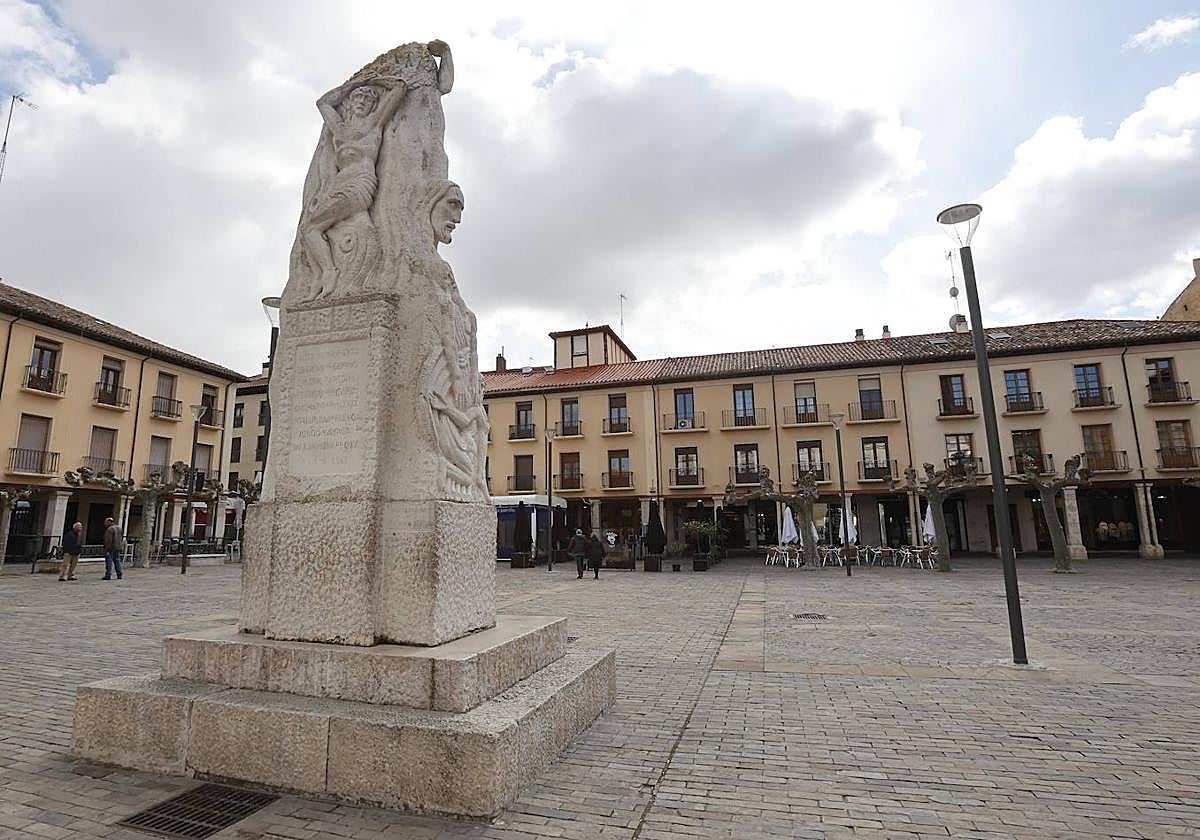 Una de las nuevas farolas de la Plaza Mayor.