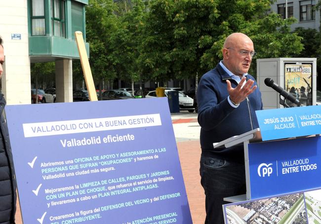 Jesús Julio Carnero, en el barrio Pinar de Jalón.