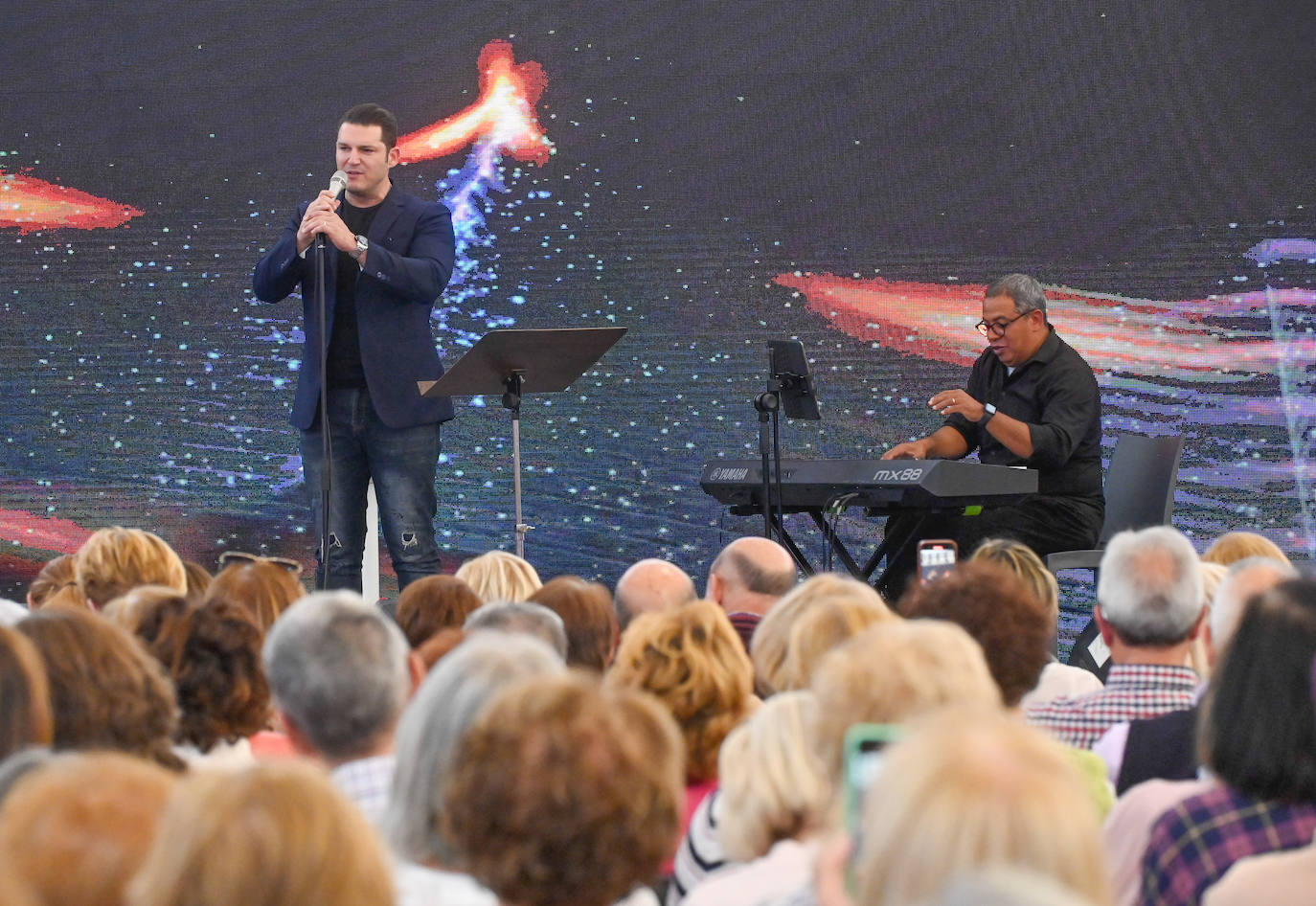 Manu Tenorio en la Cúpula del Milenio en el Festival 60+Activos.