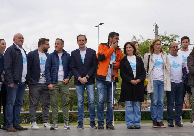 Jesús Julio Carnero, Conrado Íscar, Alberto Bustos, María Sánchez, Rocío Anguita, Luis Vélez... PP, PSOE y Toma la Palabra acudieron a la marcha por la diabetes.