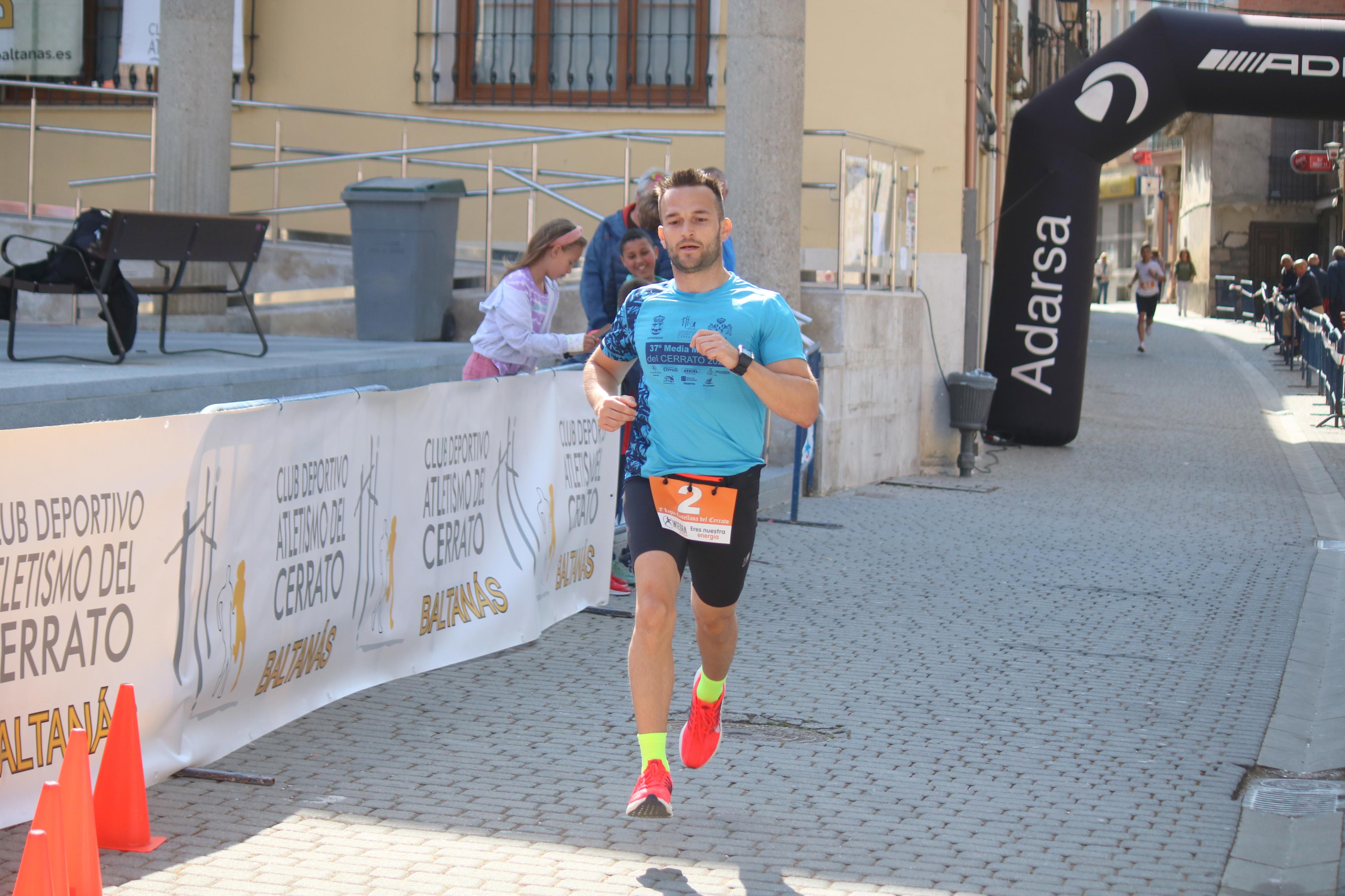 Pablo Marcos y Alicia Diago, vencedores de la IV Legua Castellana del Cerrato