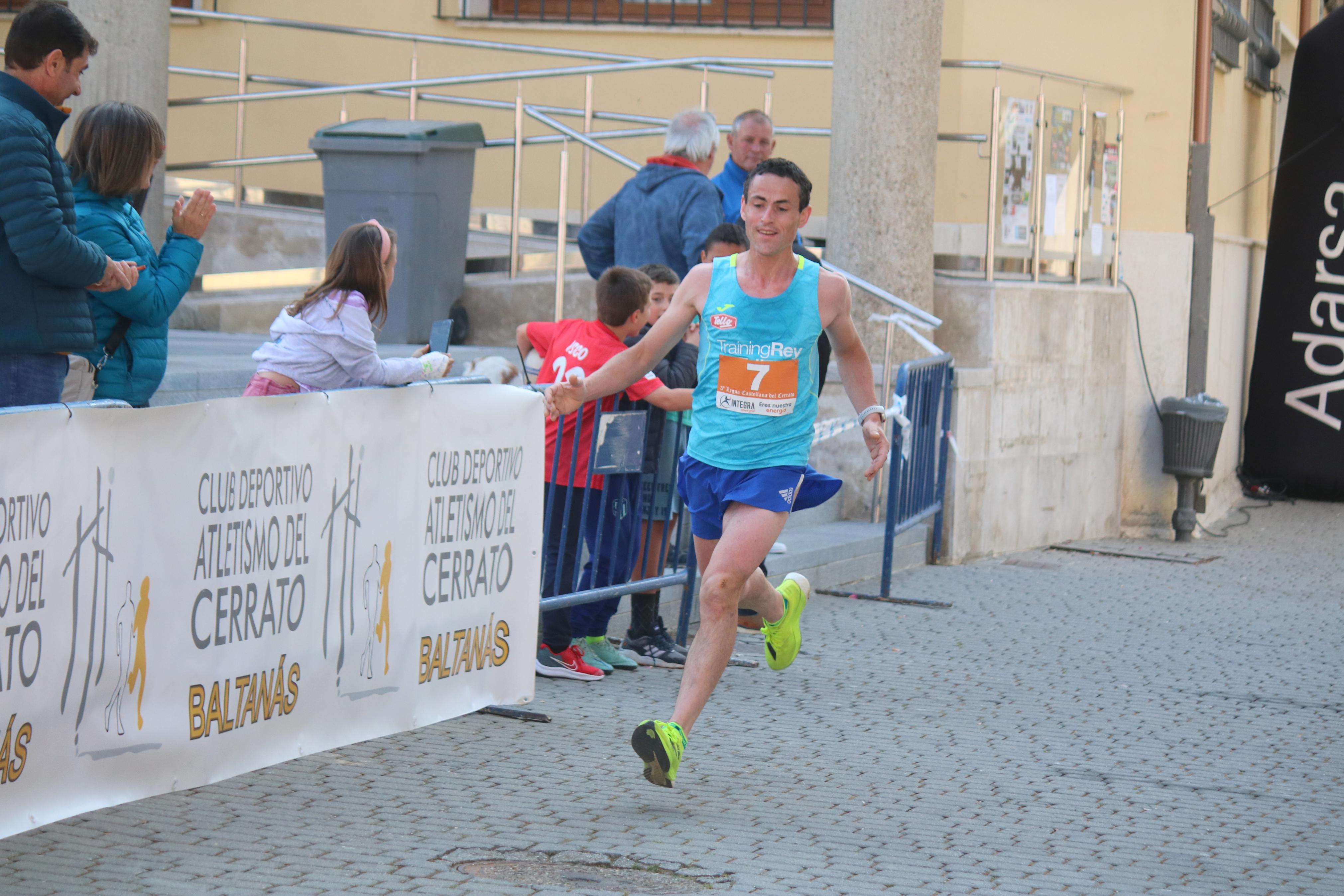 Pablo Marcos y Alicia Diago, vencedores de la IV Legua Castellana del Cerrato