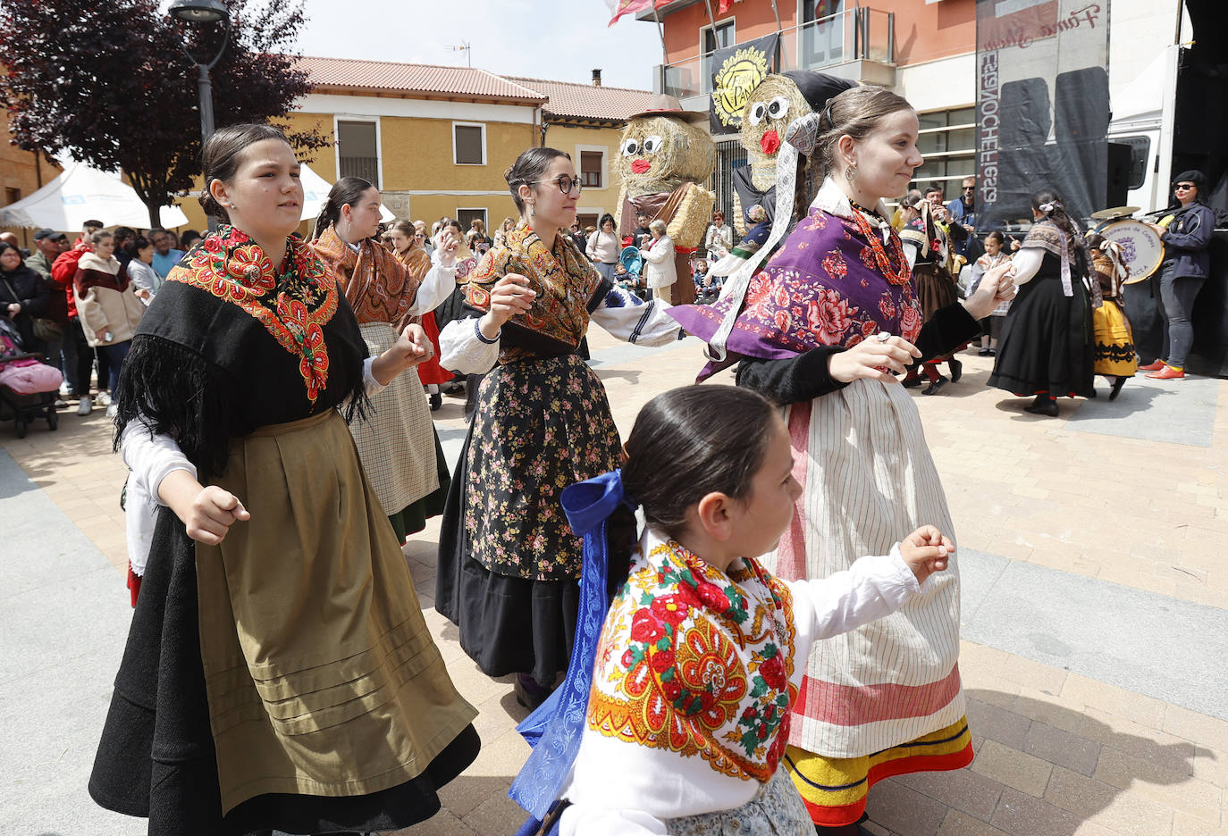 21 puestos engrandecen la Feria del Pan de Grijota