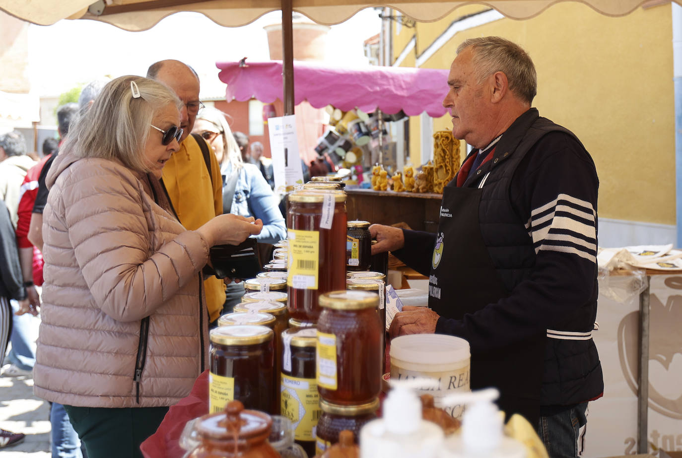 21 puestos engrandecen la Feria del Pan de Grijota