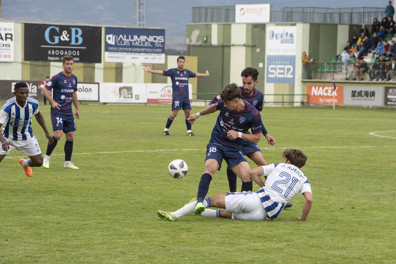 Empate sin goles entre Segoviana y Recreativo