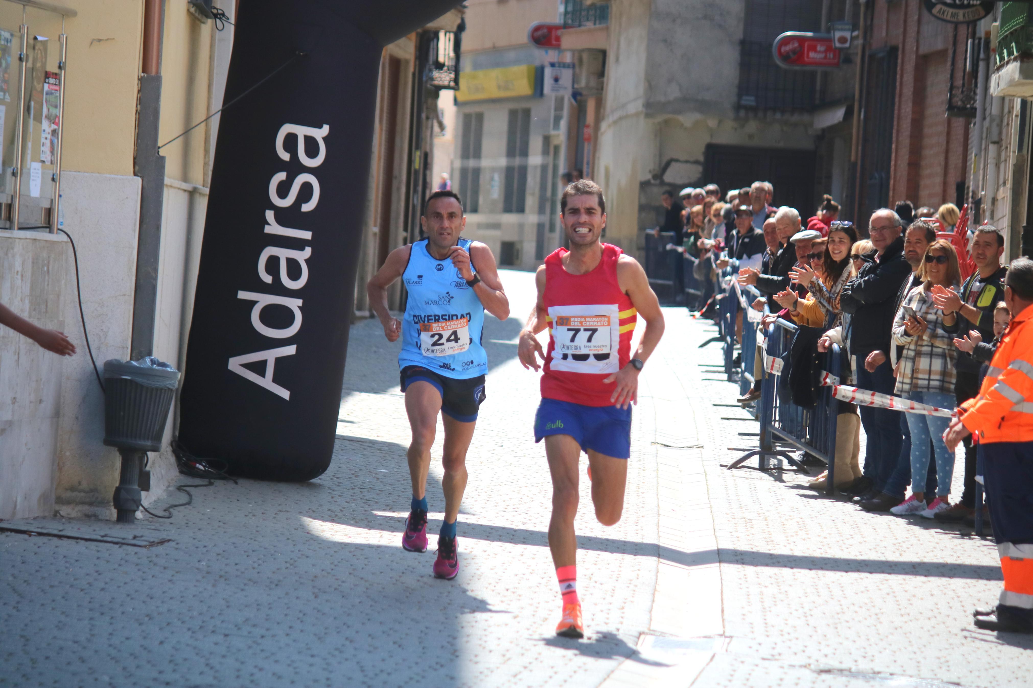 Javier Sangrador y Marta Medina reinan en la XXXVII Media Maratón del Cerrato