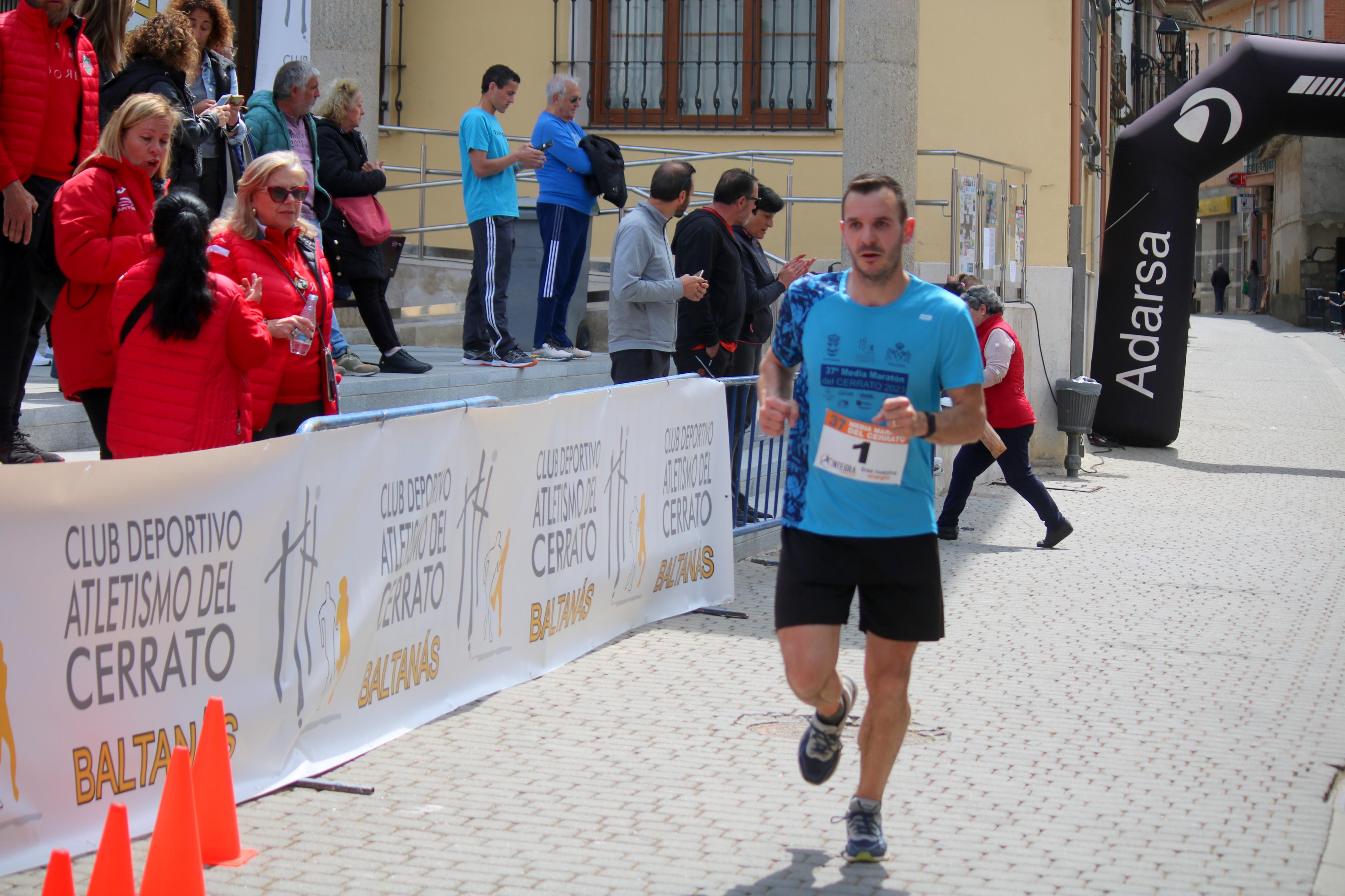 Javier Sangrador y Marta Medina reinan en la XXXVII Media Maratón del Cerrato
