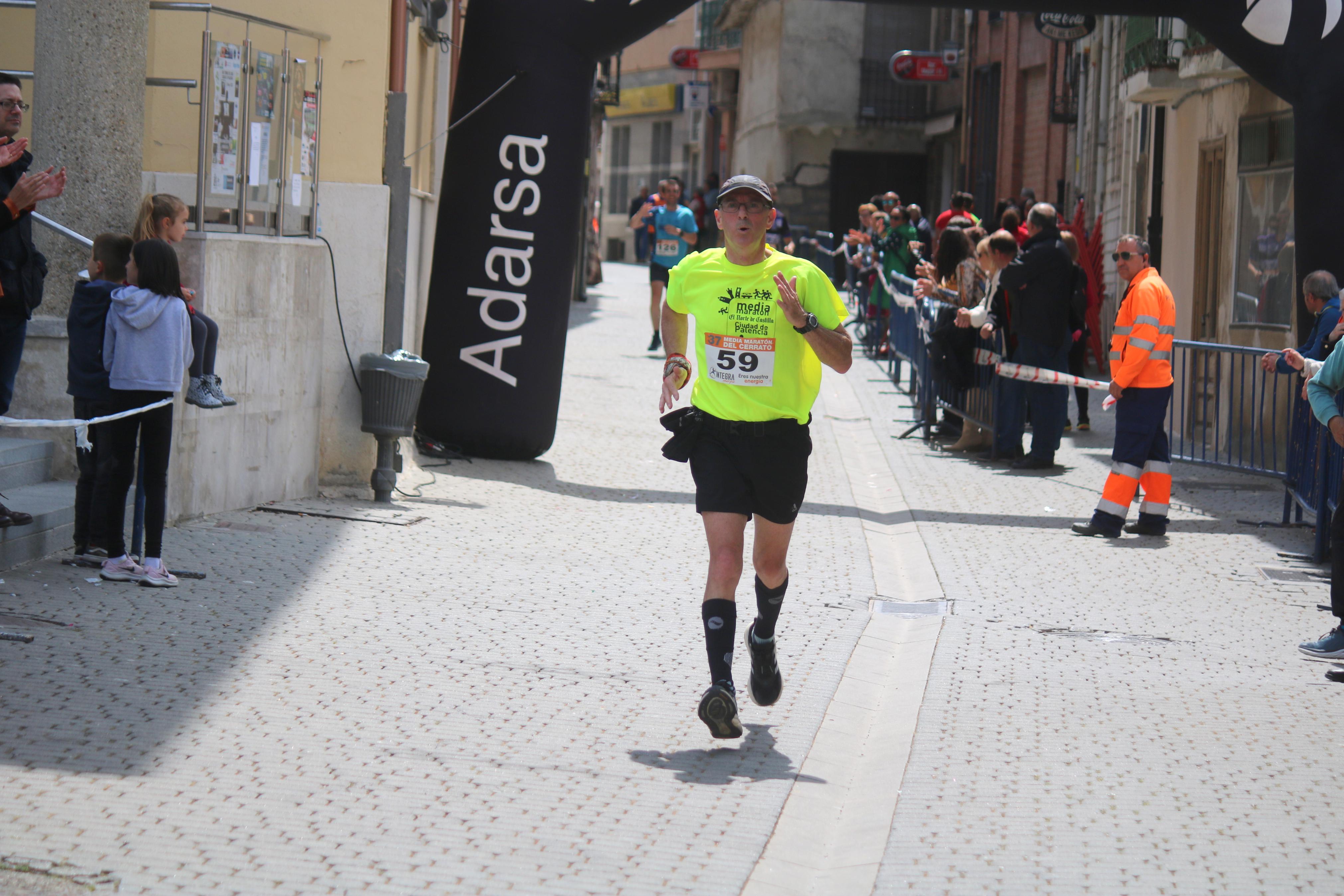 Javier Sangrador y Marta Medina reinan en la XXXVII Media Maratón del Cerrato