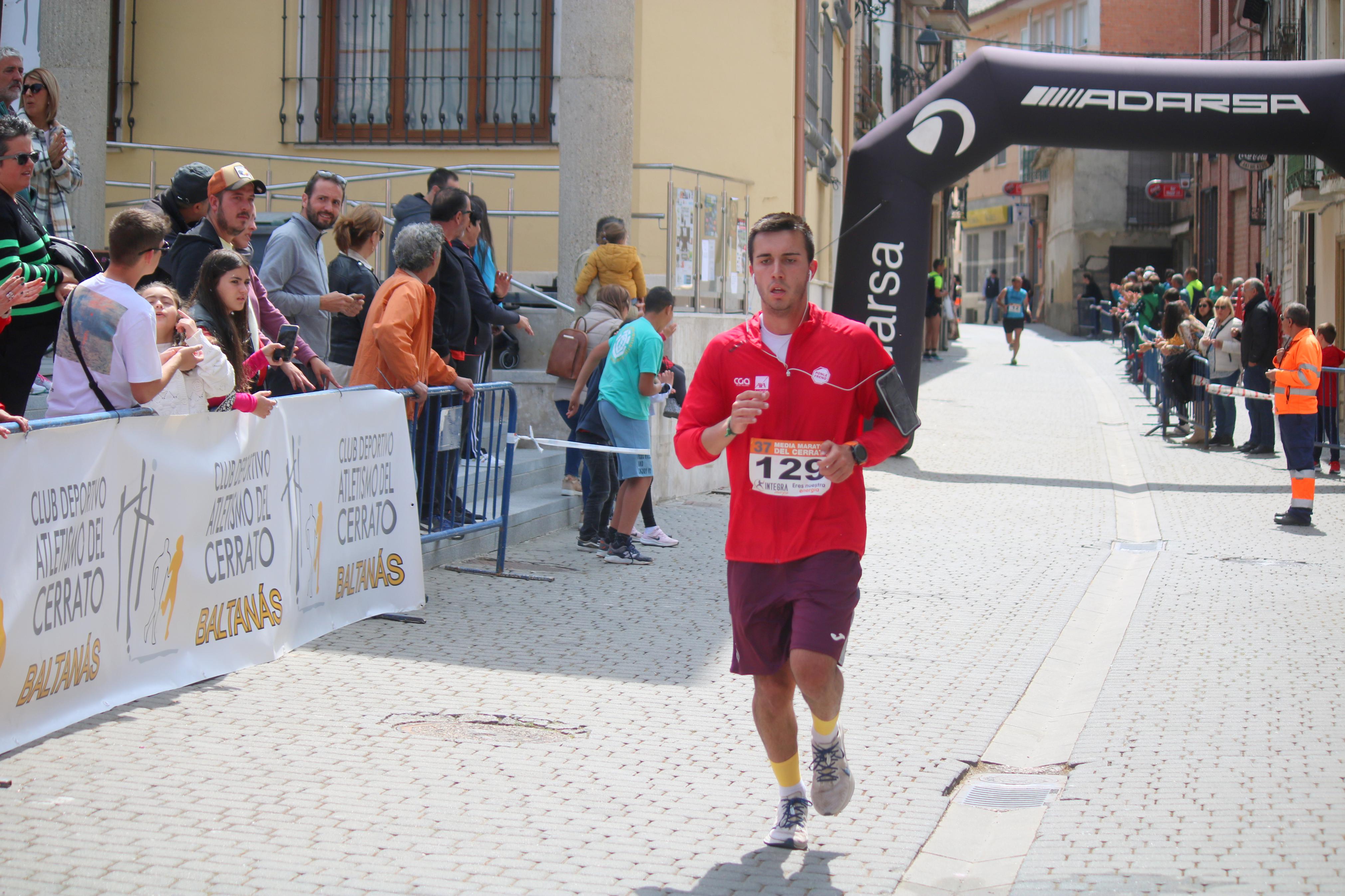Javier Sangrador y Marta Medina reinan en la XXXVII Media Maratón del Cerrato
