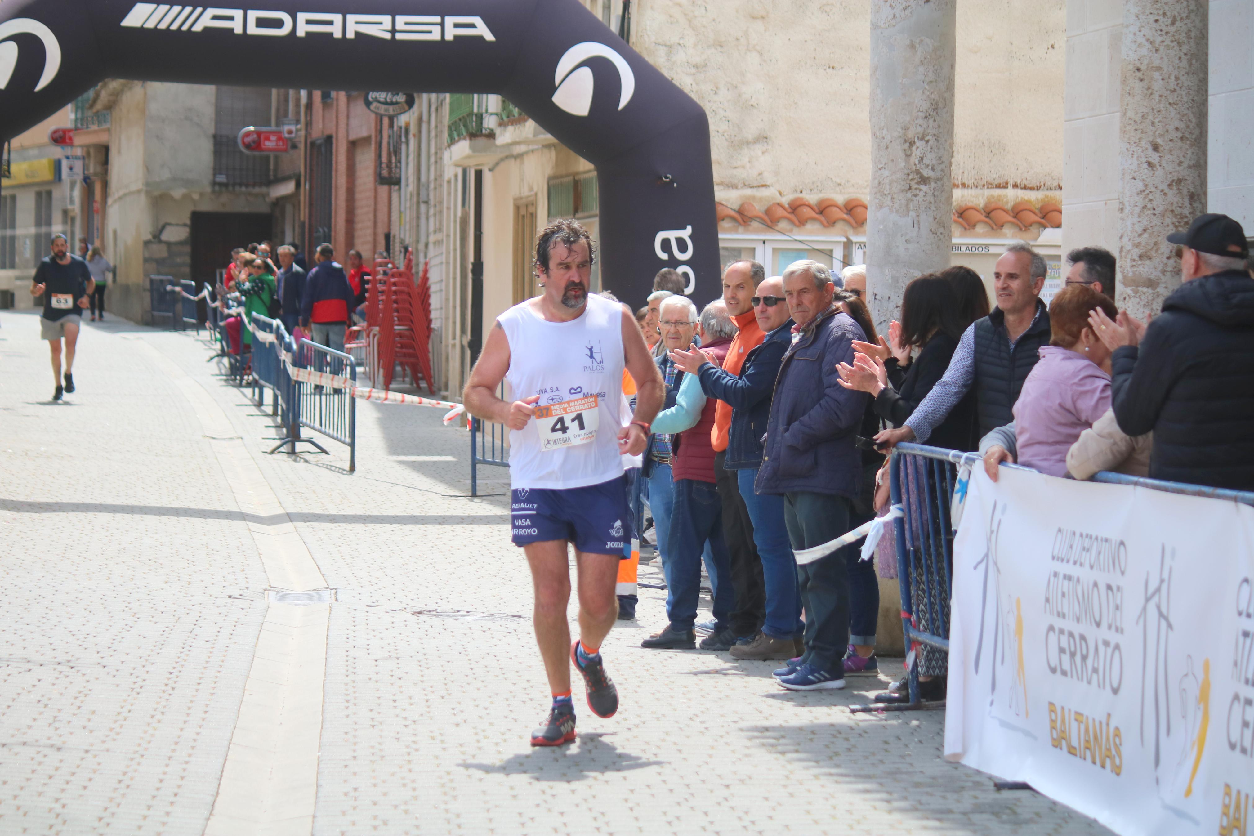 Javier Sangrador y Marta Medina reinan en la XXXVII Media Maratón del Cerrato
