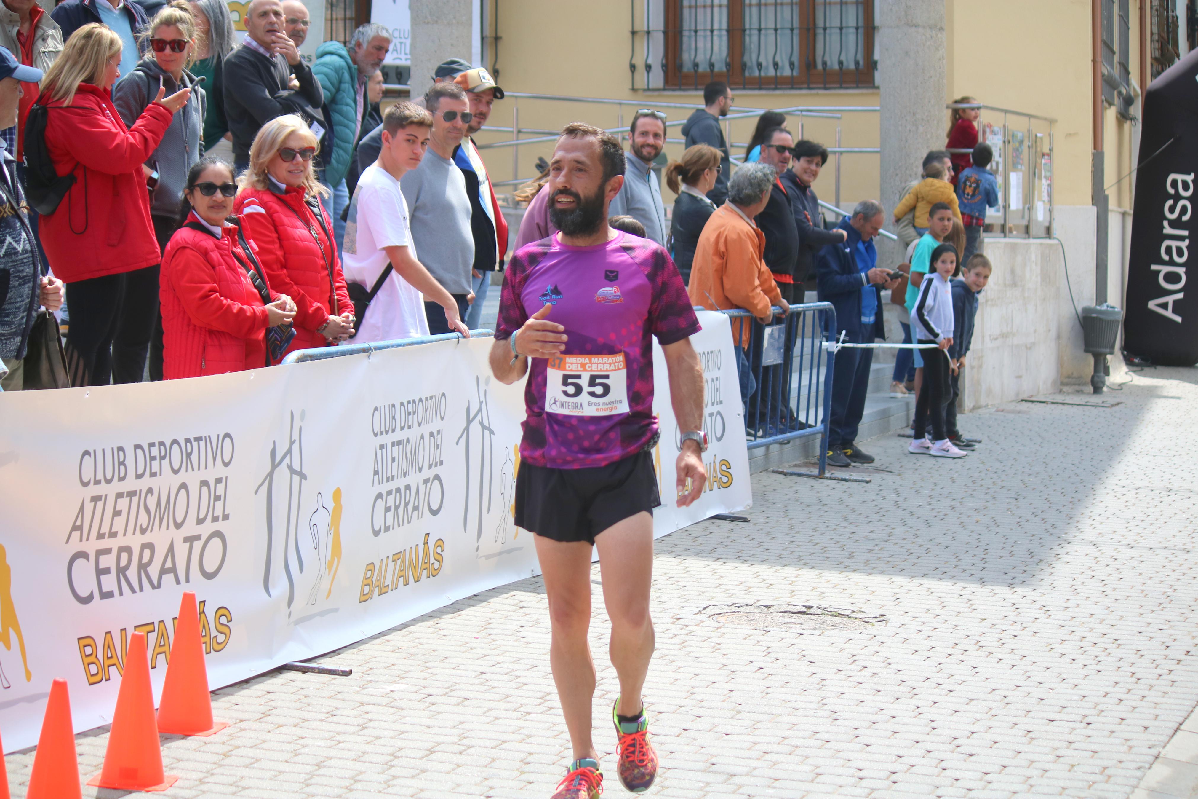 Javier Sangrador y Marta Medina reinan en la XXXVII Media Maratón del Cerrato