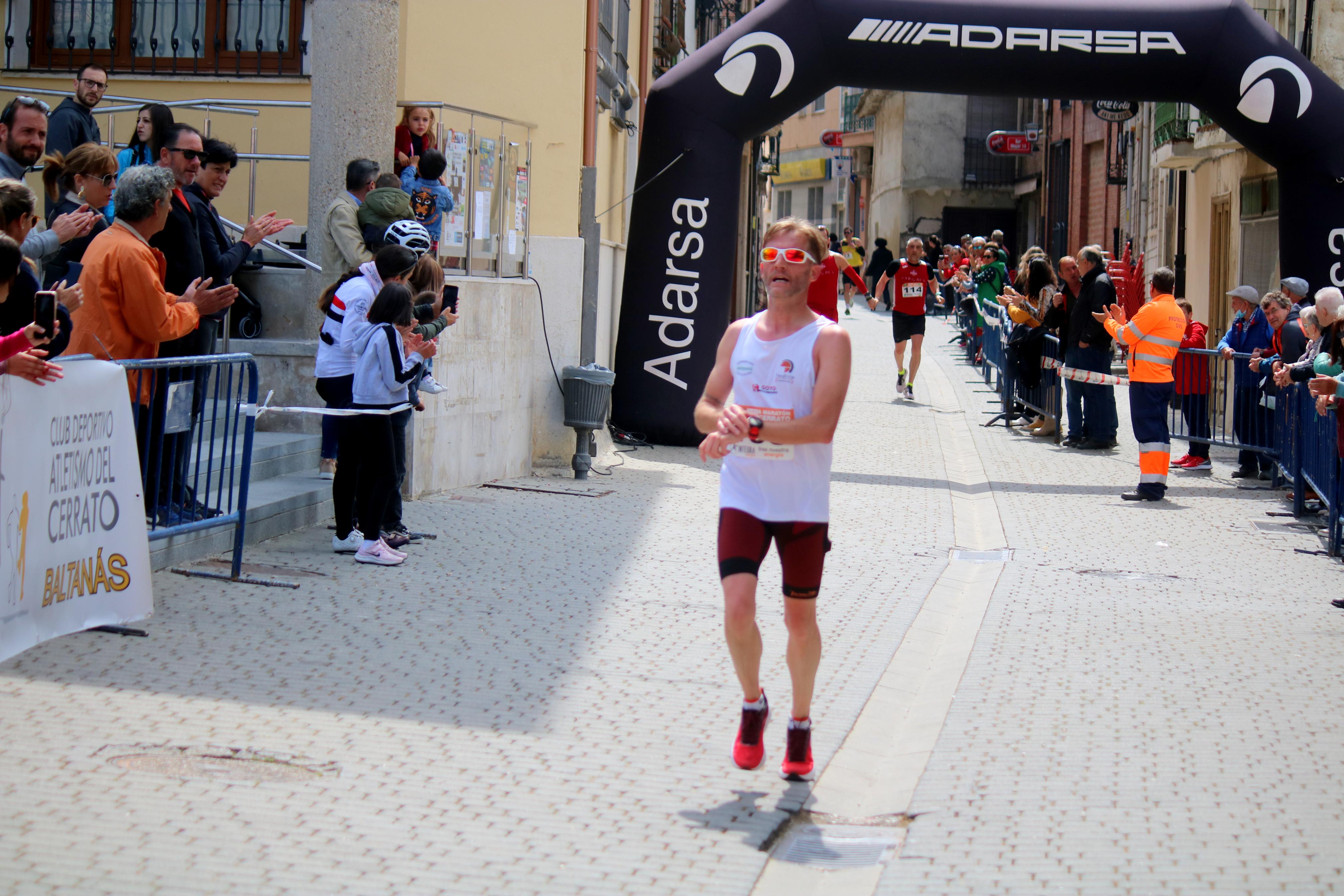 Javier Sangrador y Marta Medina reinan en la XXXVII Media Maratón del Cerrato