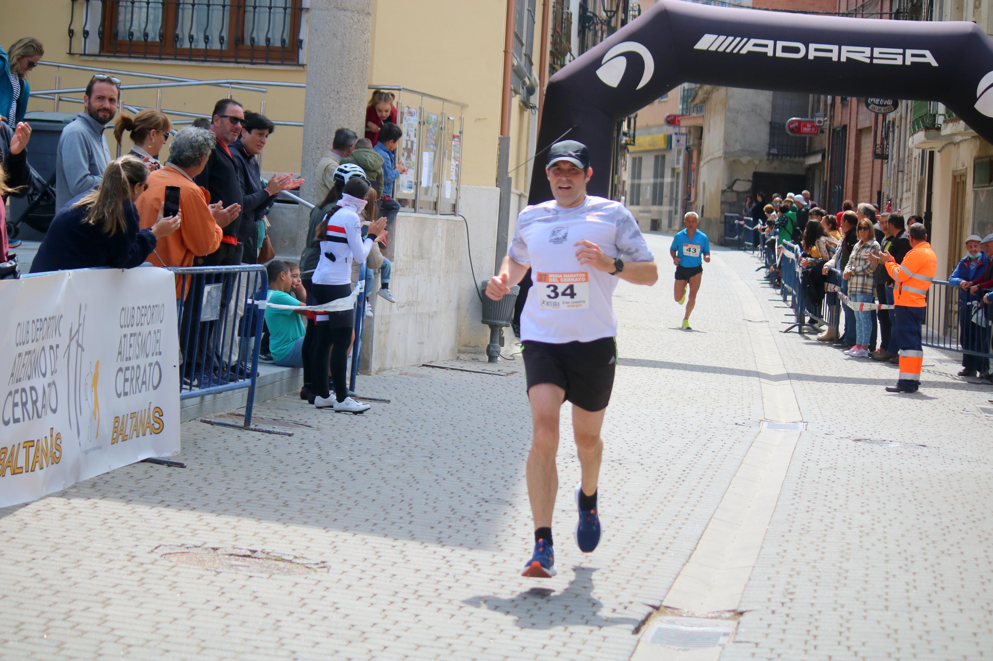 Javier Sangrador y Marta Medina reinan en la XXXVII Media Maratón del Cerrato