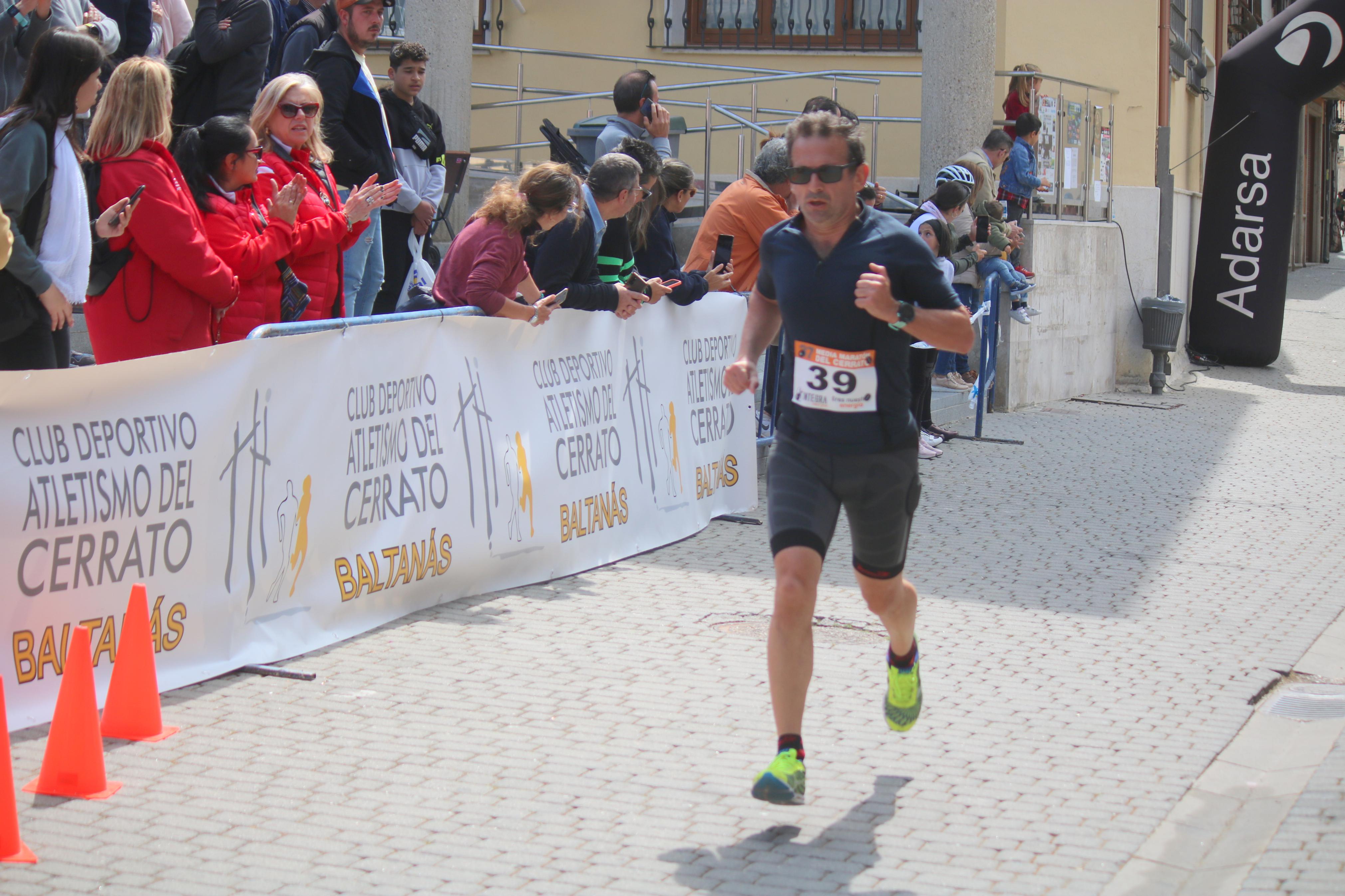 Javier Sangrador y Marta Medina reinan en la XXXVII Media Maratón del Cerrato