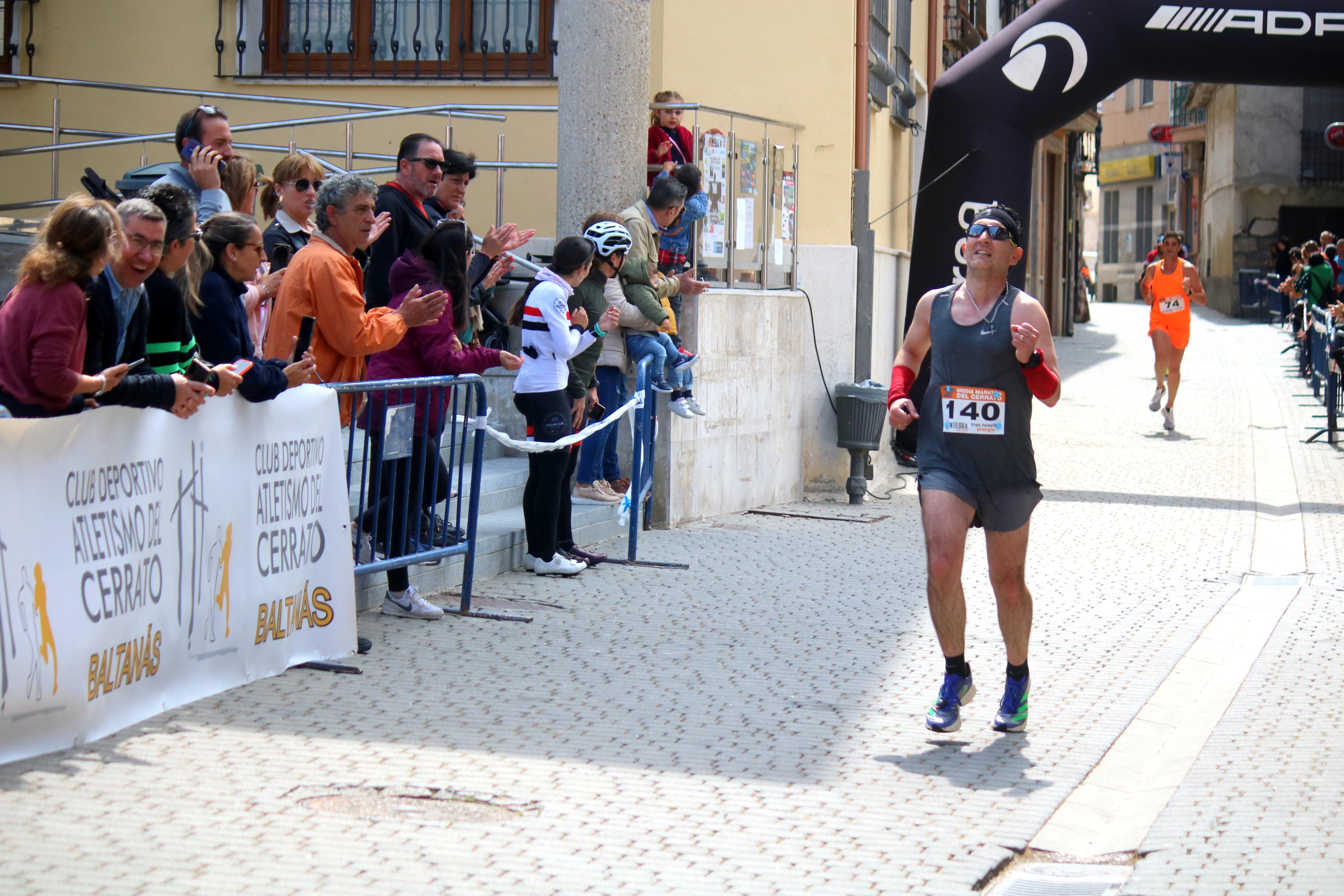 Javier Sangrador y Marta Medina reinan en la XXXVII Media Maratón del Cerrato