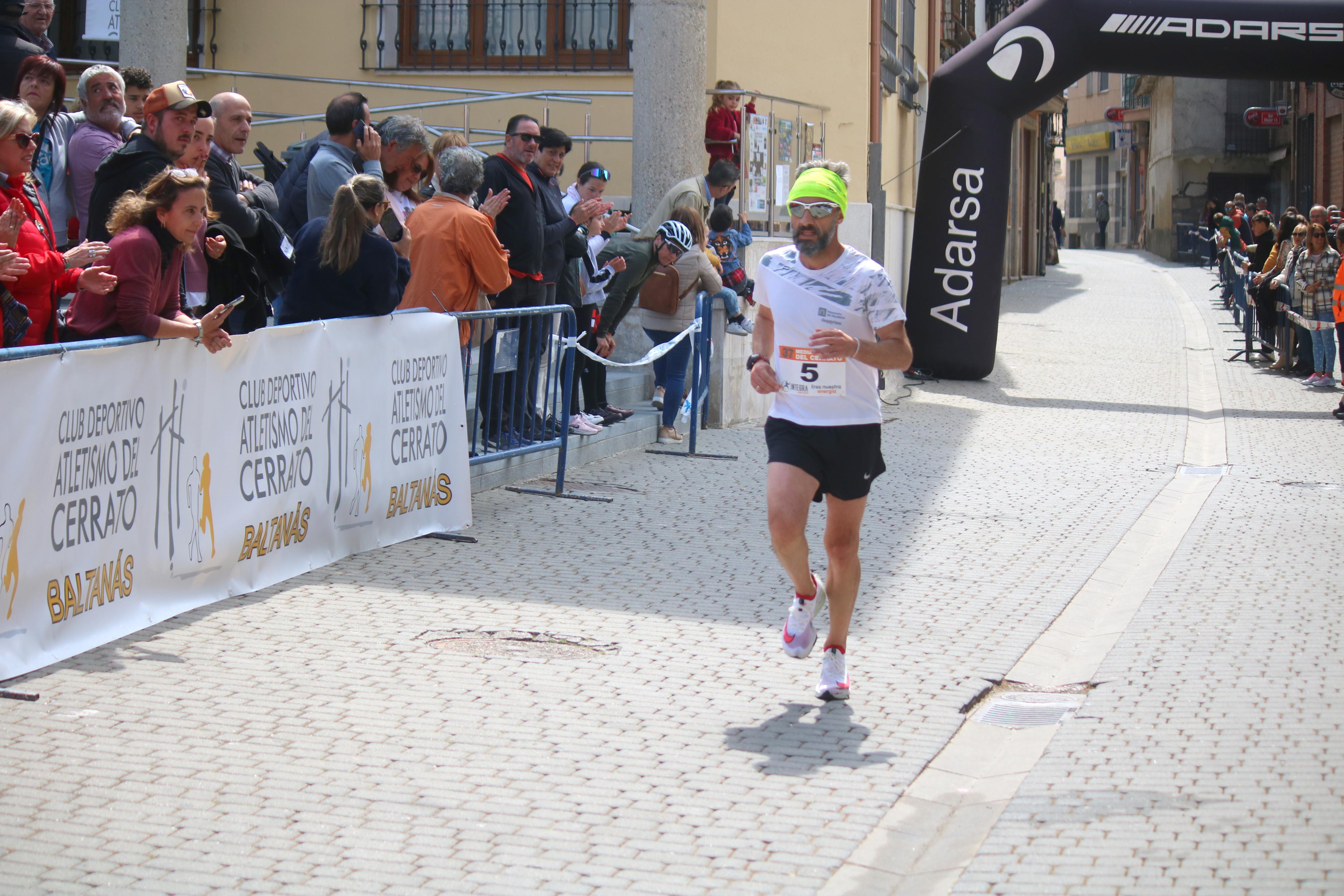 Javier Sangrador y Marta Medina reinan en la XXXVII Media Maratón del Cerrato