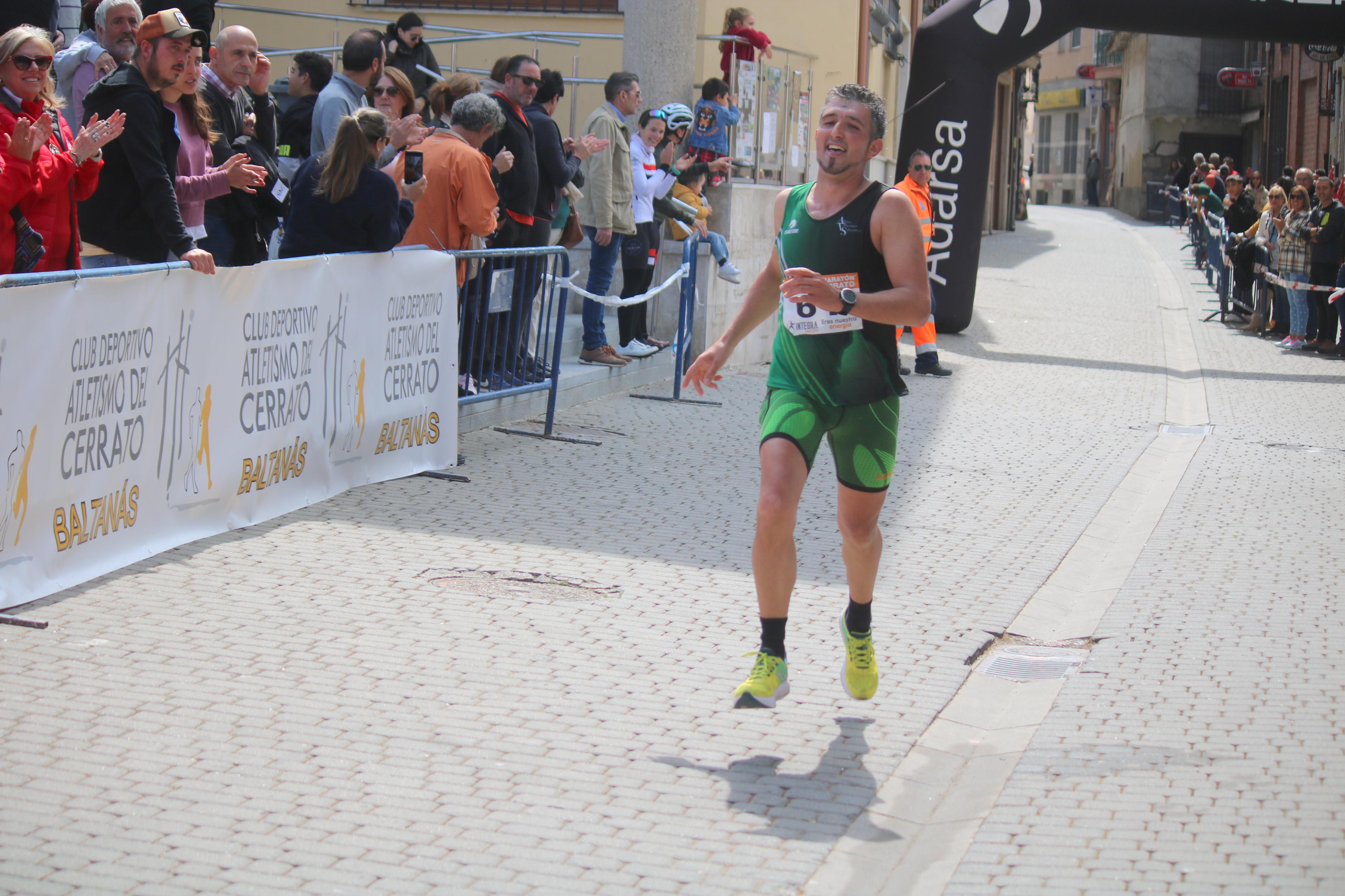 Javier Sangrador y Marta Medina reinan en la XXXVII Media Maratón del Cerrato