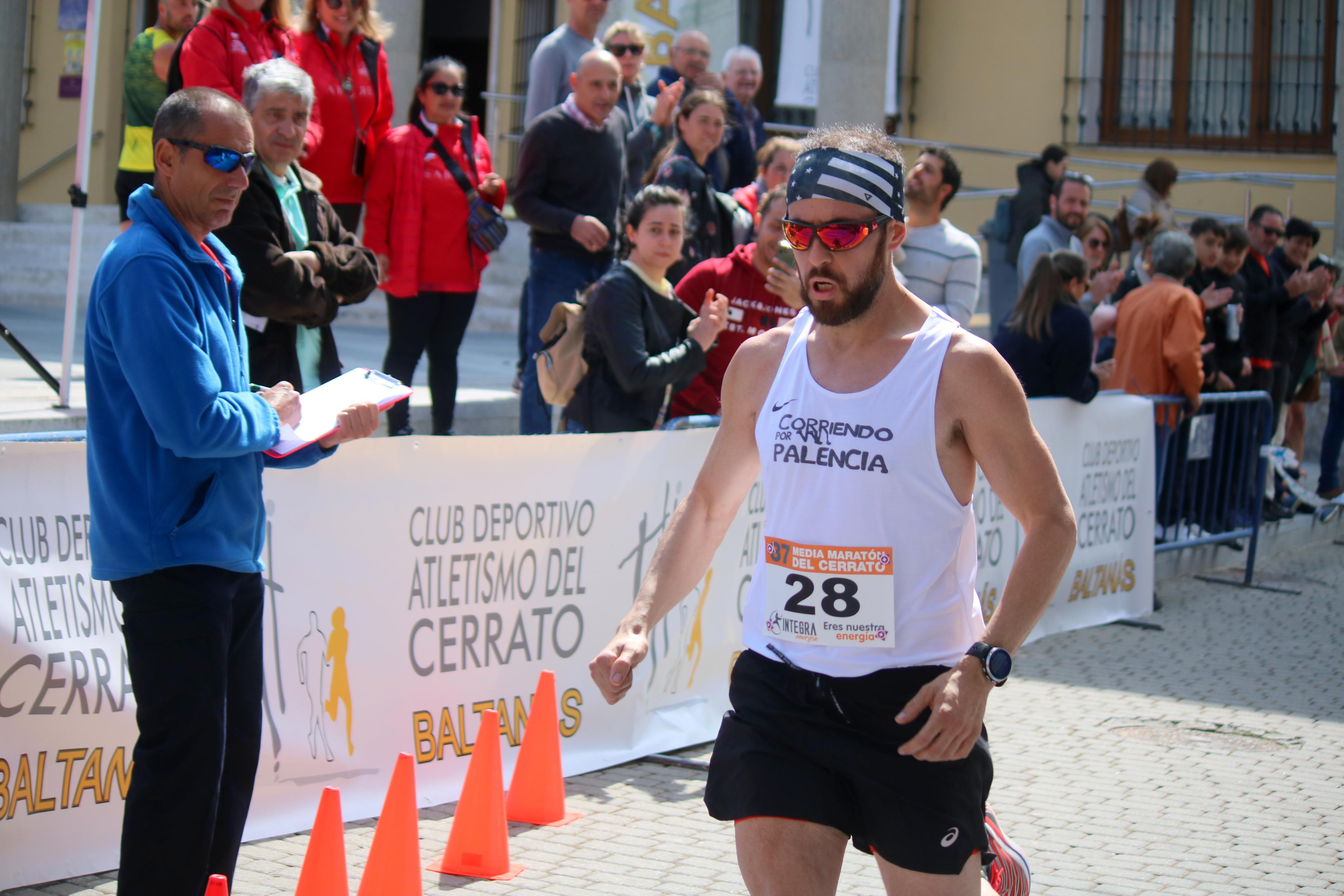 Javier Sangrador y Marta Medina reinan en la XXXVII Media Maratón del Cerrato
