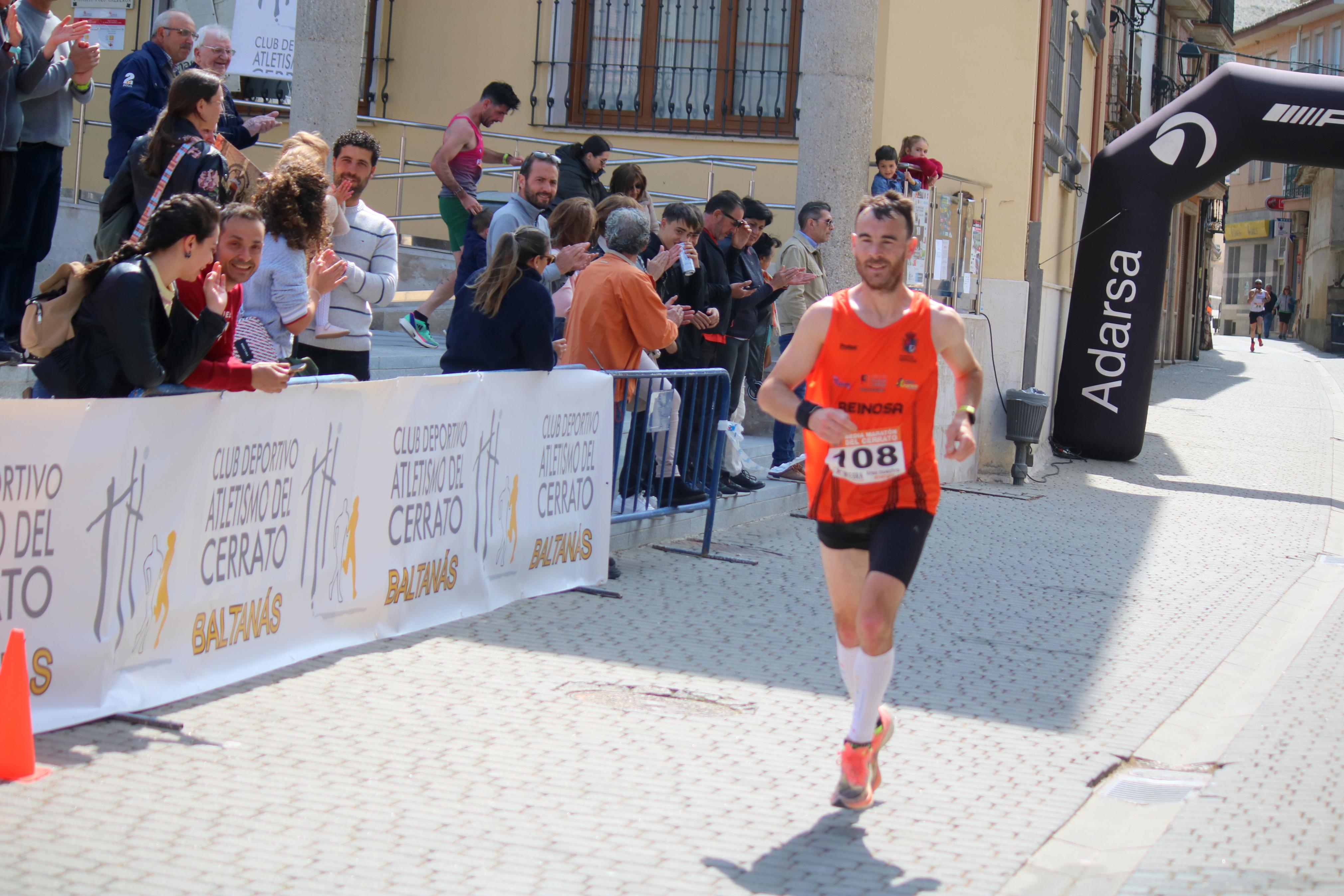 Javier Sangrador y Marta Medina reinan en la XXXVII Media Maratón del Cerrato