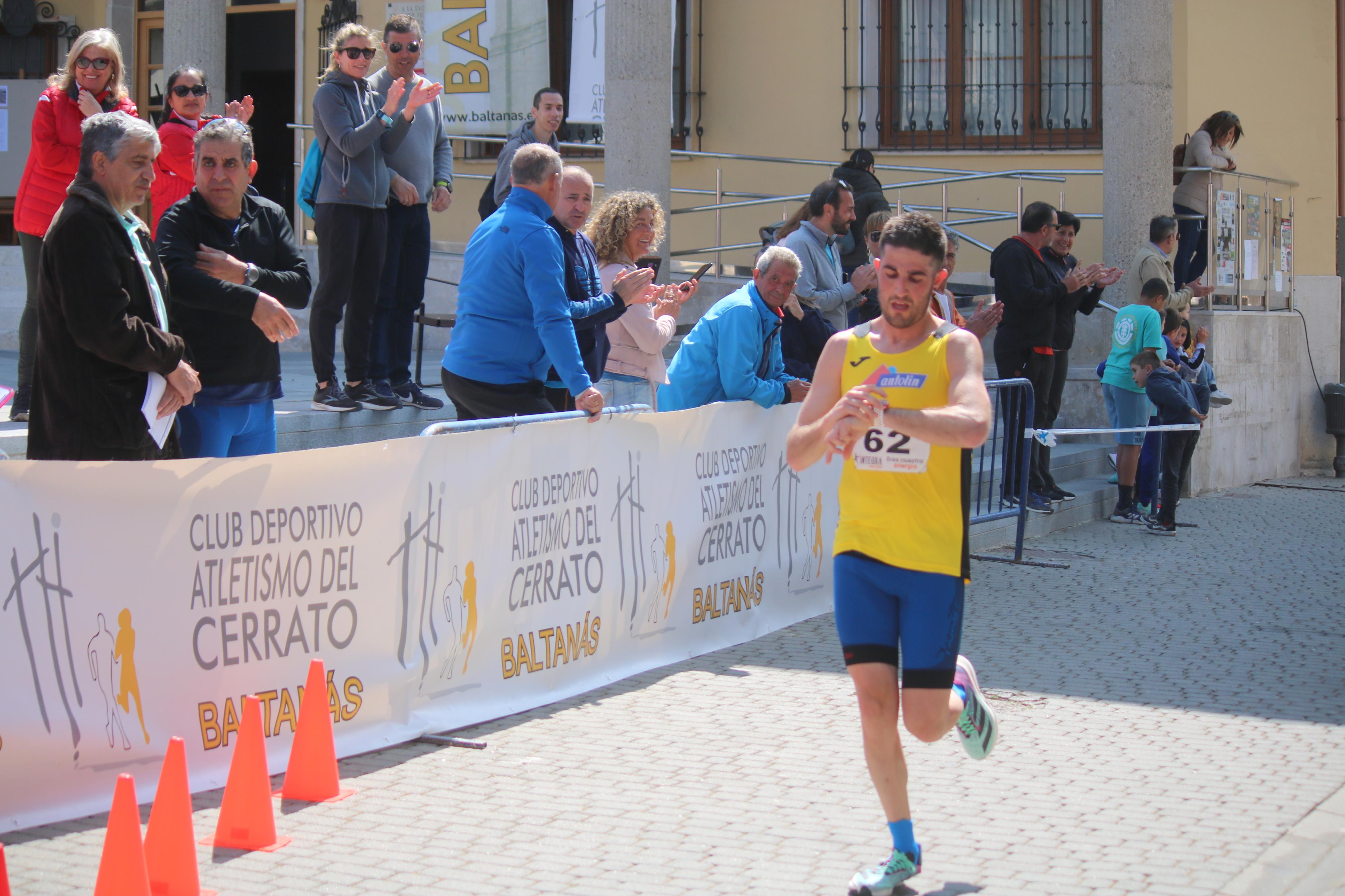 Javier Sangrador y Marta Medina reinan en la XXXVII Media Maratón del Cerrato