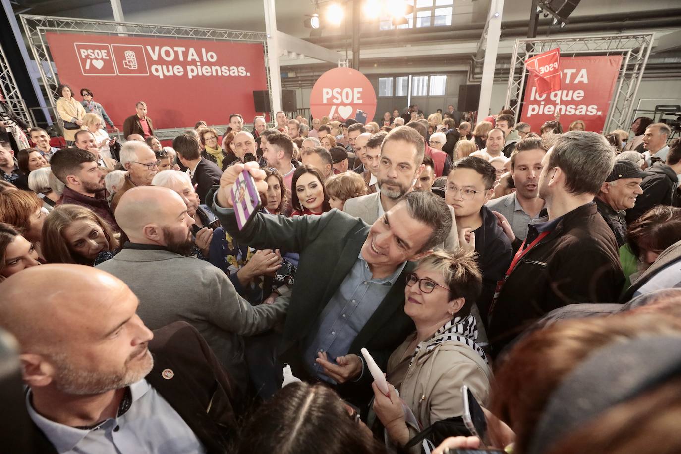 Pedro Sánchez acompaña a Puente en Valladolid (II)