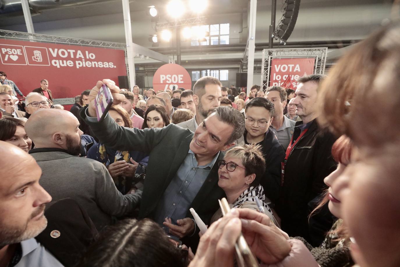 Pedro Sánchez acompaña a Puente en Valladolid (II)