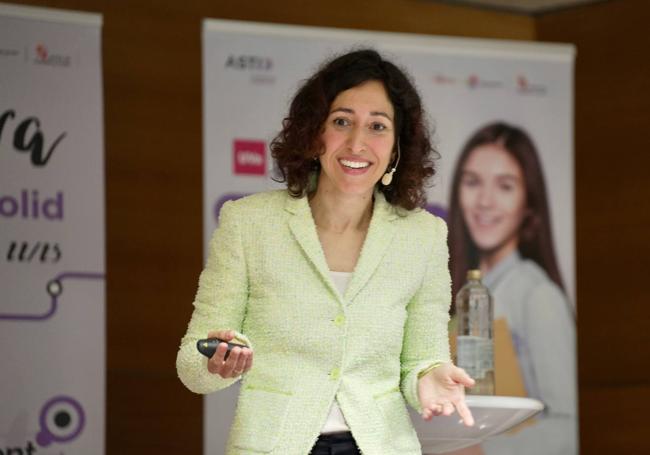 Elisa Melcón, directora de Clientes de Telefónica y voluntaria de la iniciativa #GirlsLoveTech del Grupo.