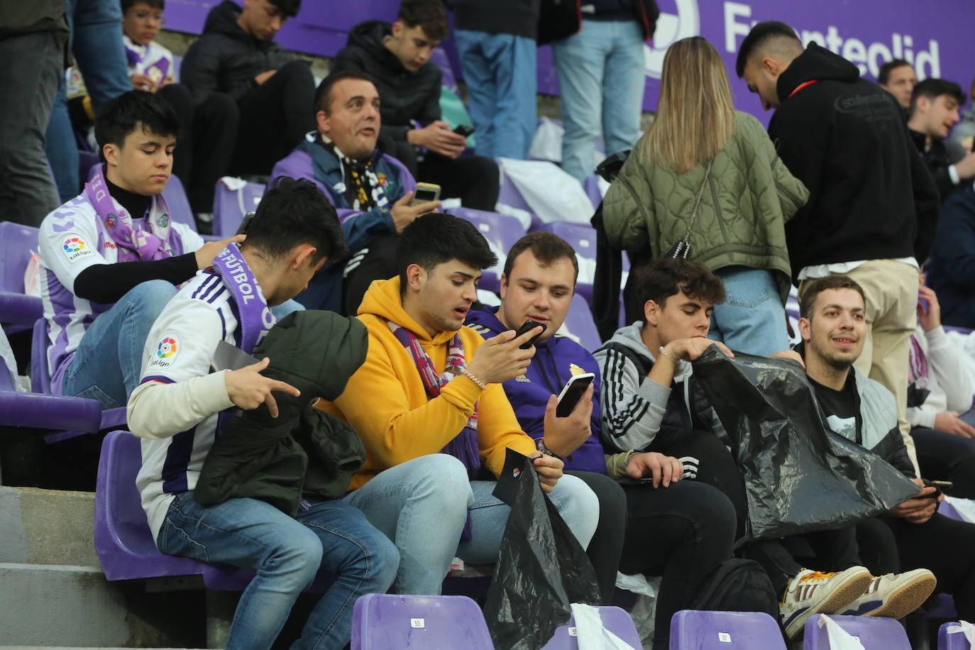 Búscate en la grada del José Zorrilla (1/4)