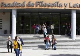 Fachada de la Facultad de Filosofía y Letras de la UVA.