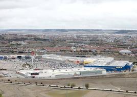 Panorámica de Arroyo de la Encomienda con Rio Shopping e Ikea en primer término.