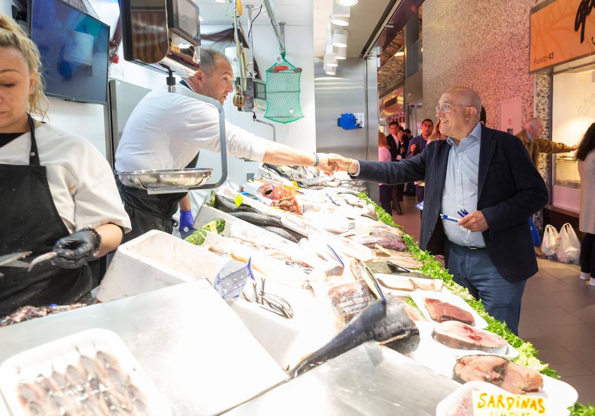 Jesús Julio Carnero, en el Mercado del Val.