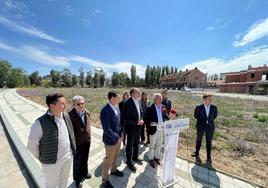 Miembros de la candidatura de Polanco, hoy en el parque Manos Unidas.