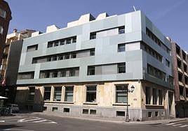 Se enfrenta a tres años de cárcel por desvalijar un chalé en Villamuriel