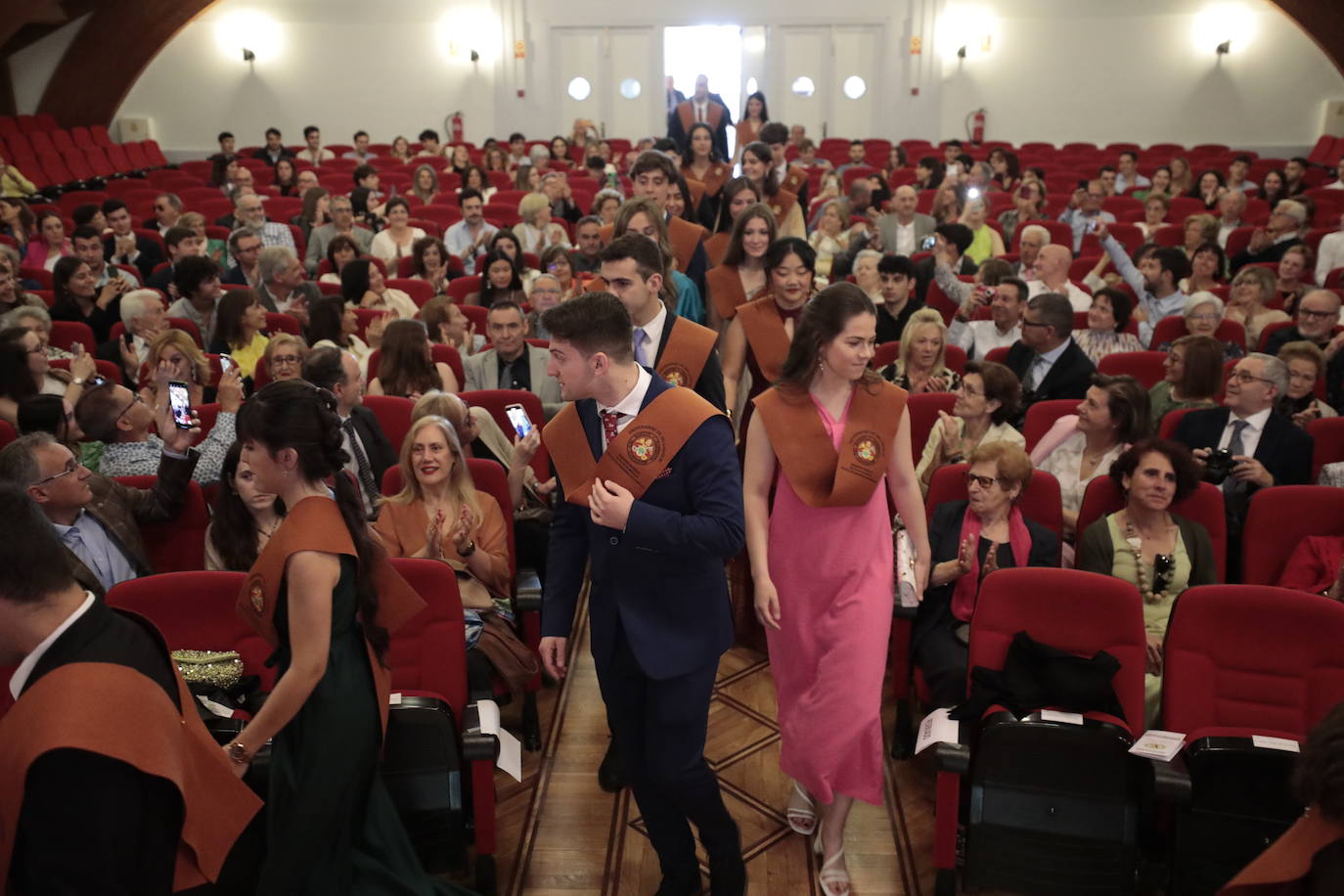 Graduación de la primera promoción del Grado en Ingeniería Biomédica en la Uva