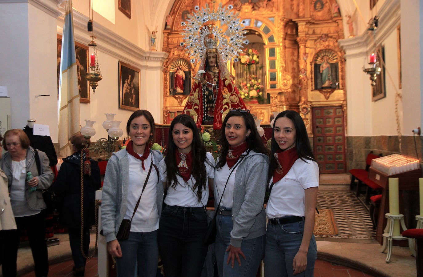 Fervor por la Virgen del Bustar