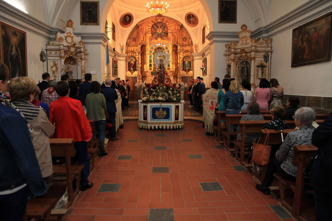 Fervor por la Virgen del Bustar