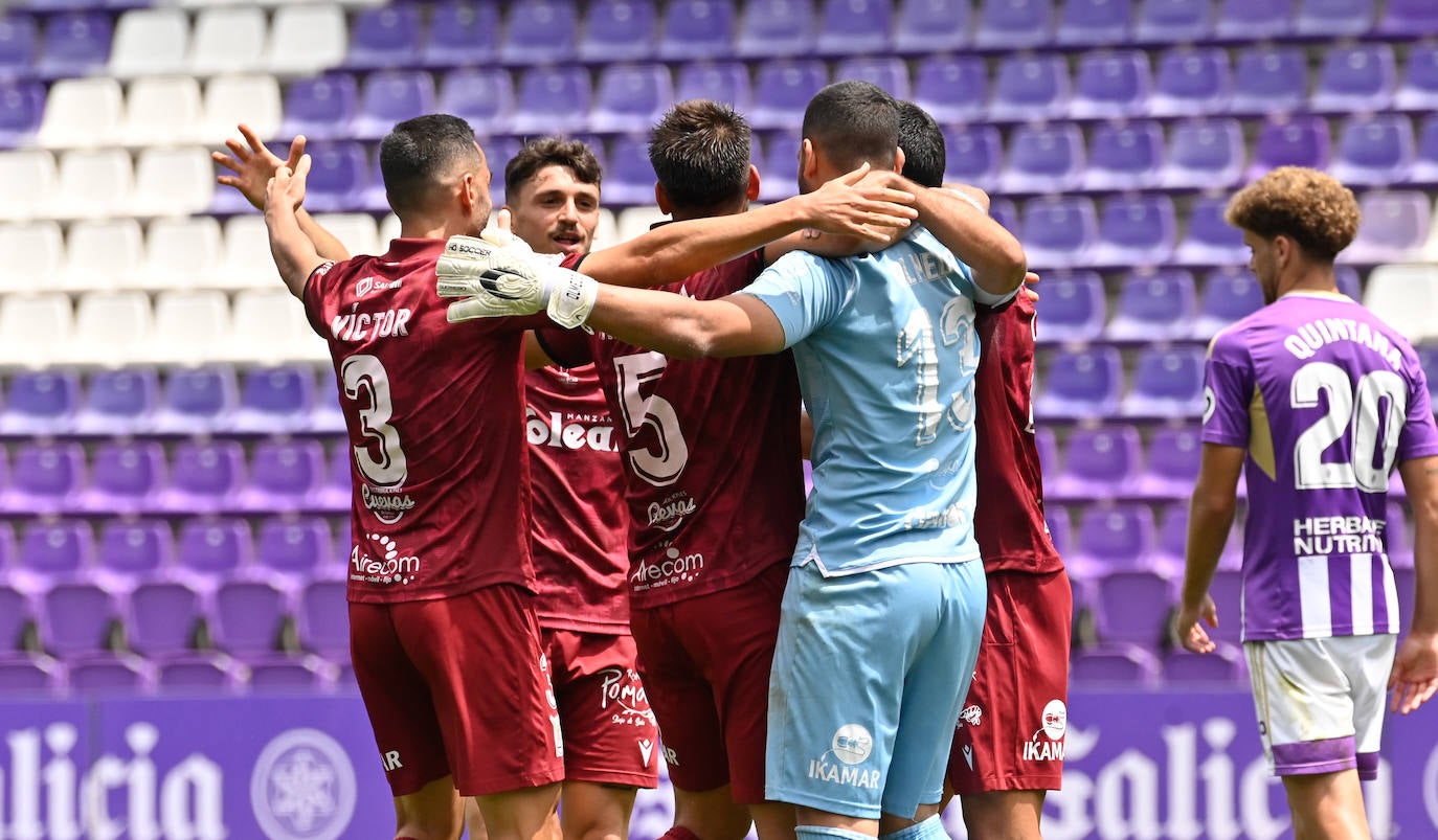 La decepción de los jugadores del Real Valladolid Promesas