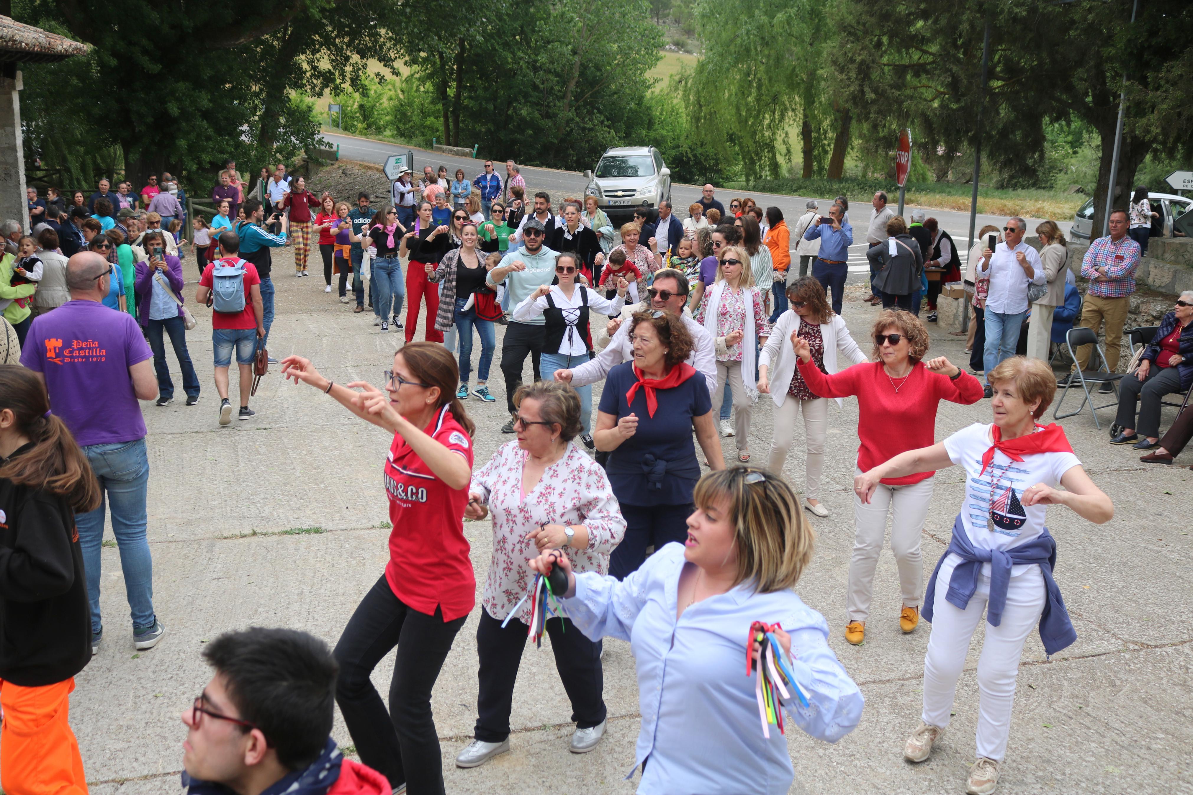 Antigüedad danza en honor a la Virgen de Garón