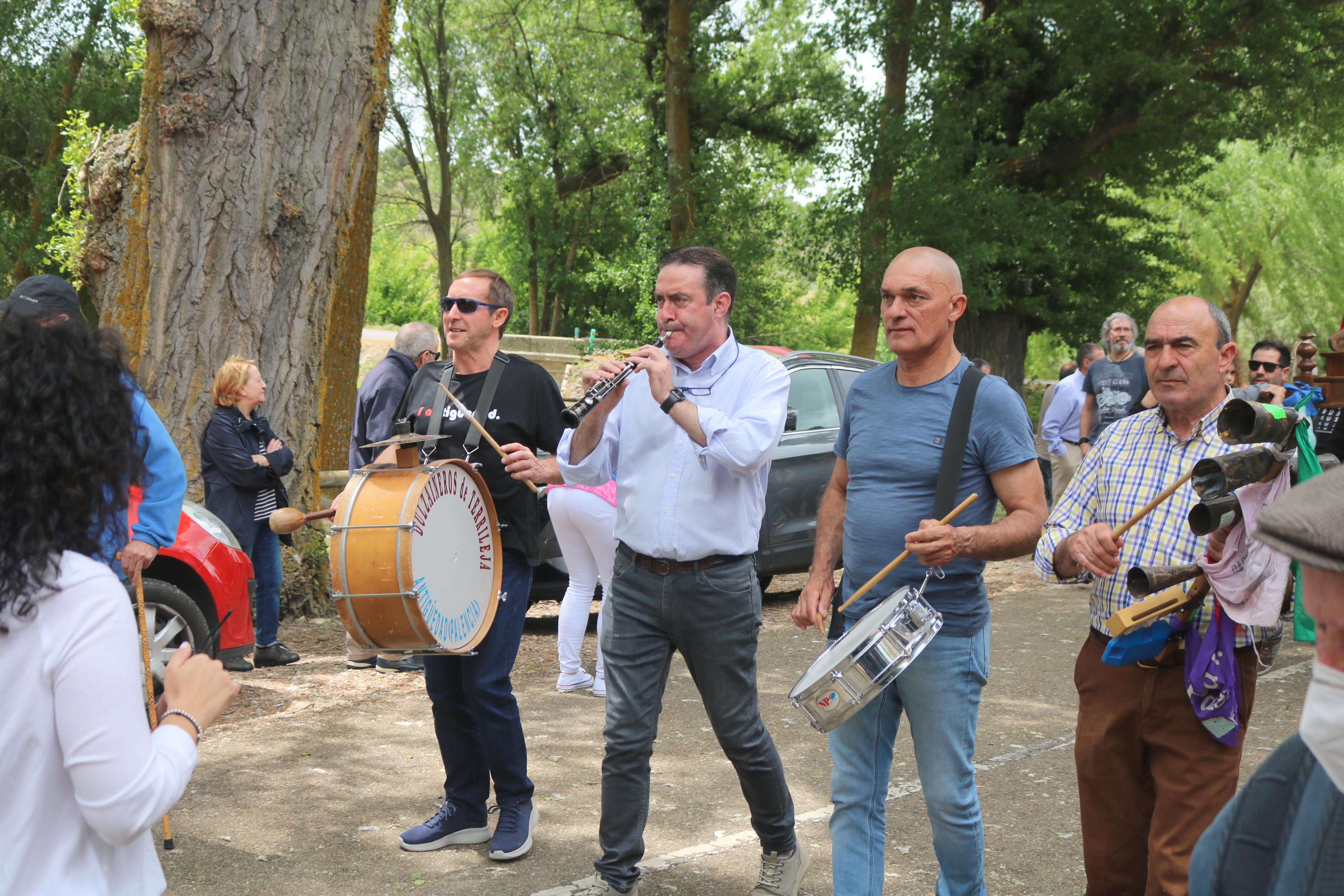 Antigüedad danza en honor a la Virgen de Garón