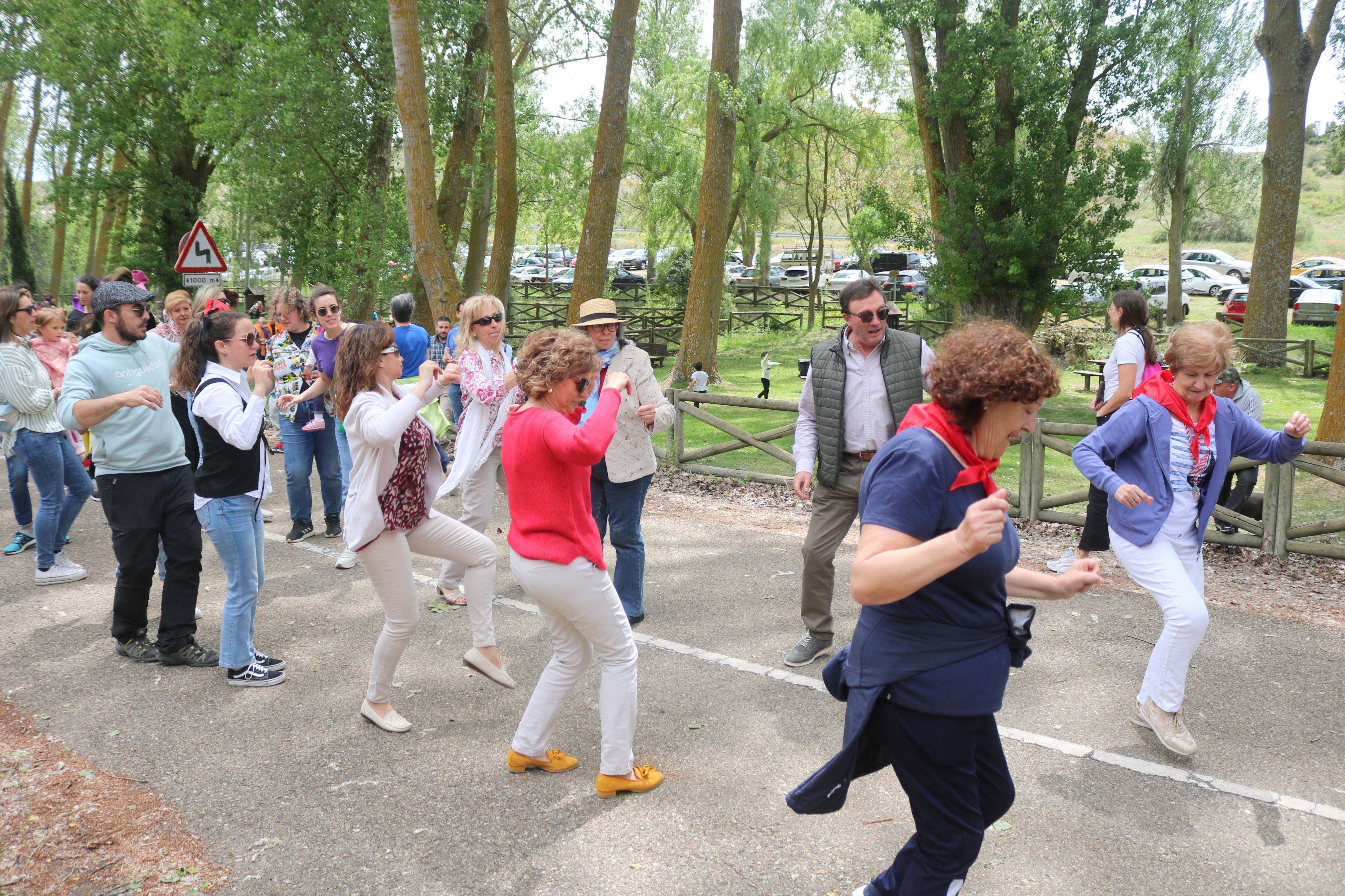 Antigüedad danza en honor a la Virgen de Garón