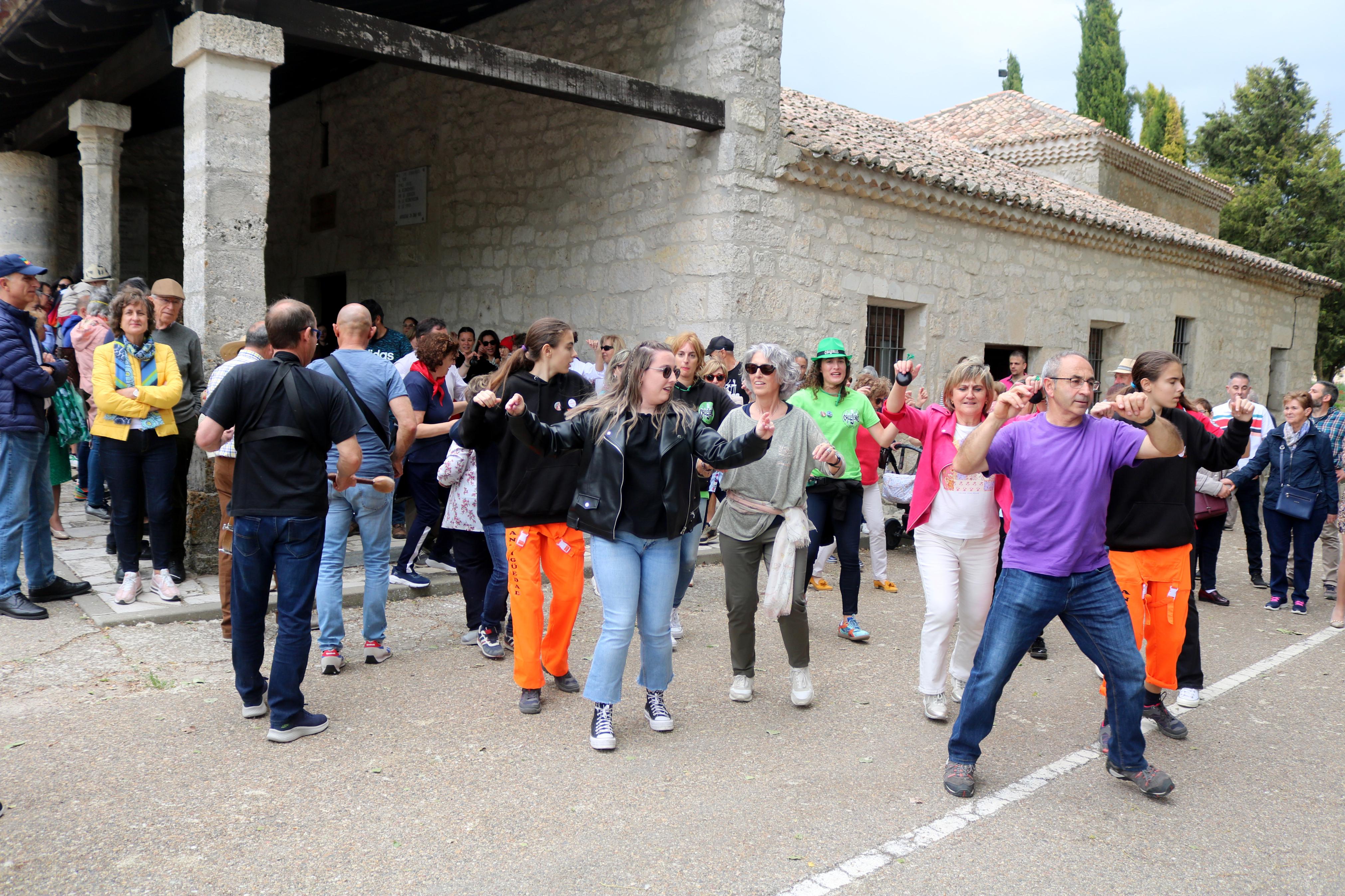 Antigüedad danza en honor a la Virgen de Garón