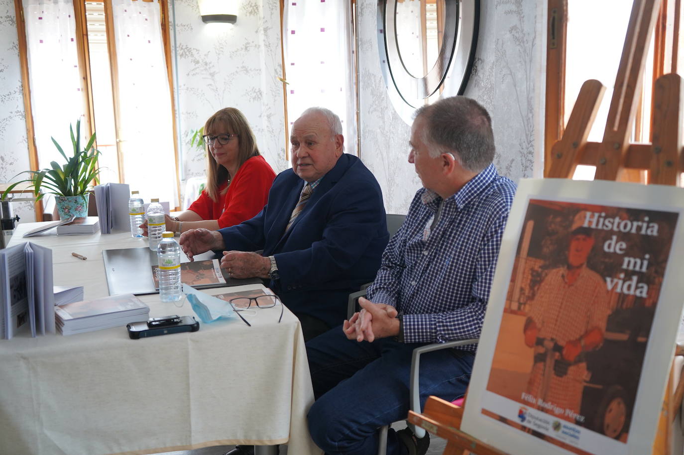 Presentación del libro 'Historia de mi vida' en la residencia La Alameda.
