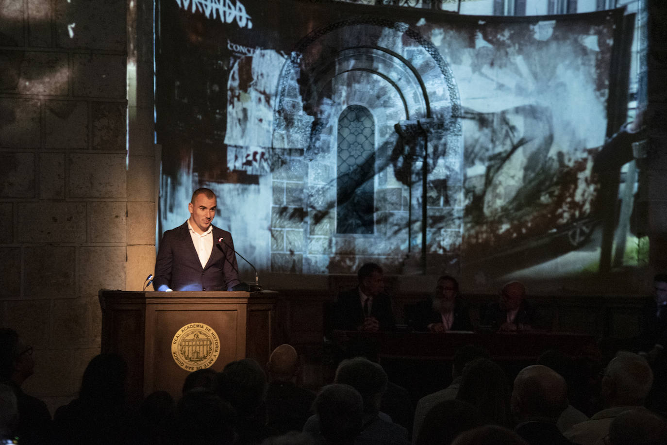 Gonzalo Borando, durante su toma de posesión como académico de San Quirce.