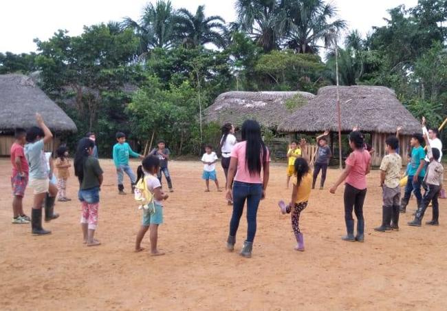 Voluntarios de Cáritas de Castilla y León, durante una de las acciones de ocio desarrolladas en Ecuador.