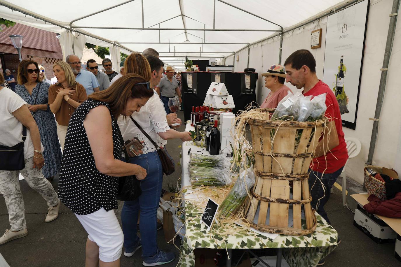 La Feria del Espárrago de Tudela de Duero, en imágenes