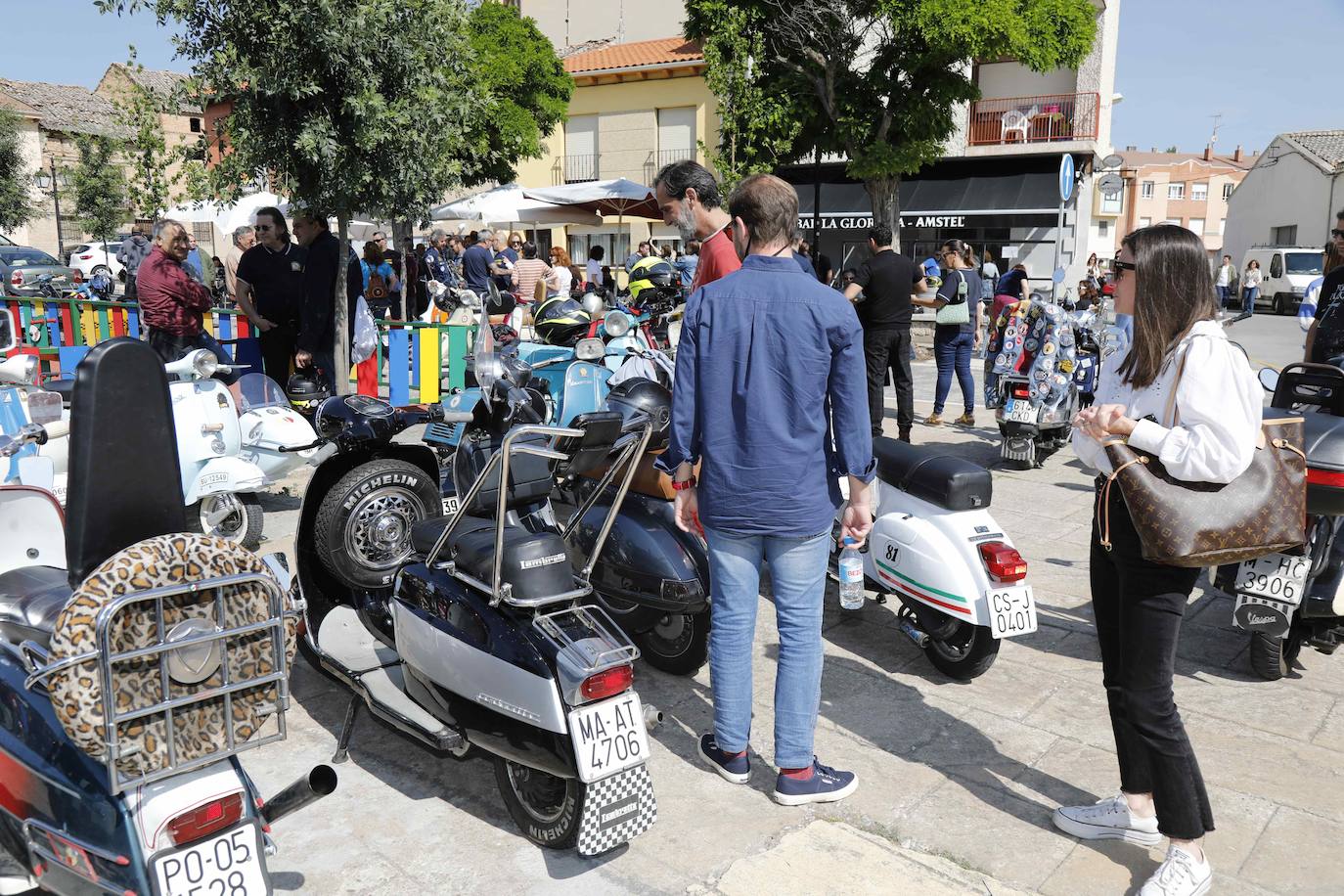 Concentración de Vespas y Lambrettas en Peñafiel