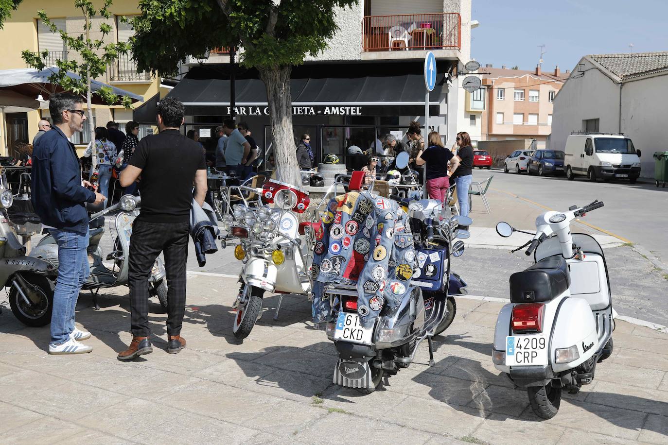 Concentración de Vespas y Lambrettas en Peñafiel