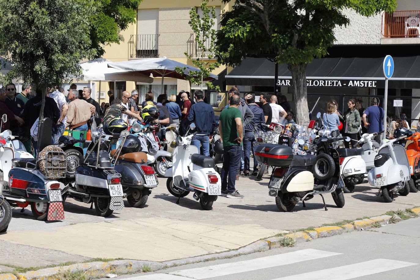 Concentración de Vespas y Lambrettas en Peñafiel